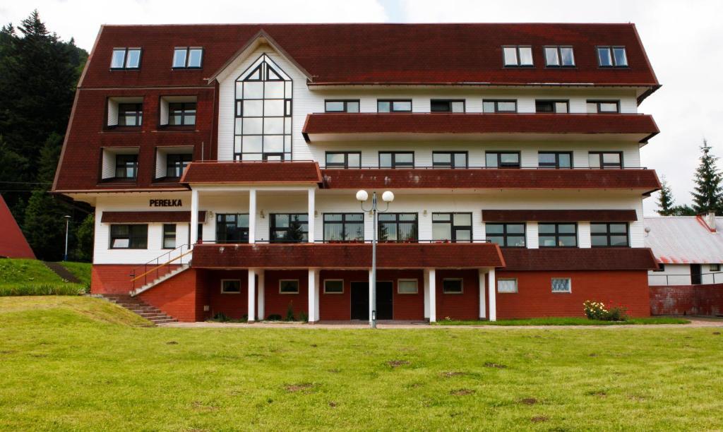 Perelka Natura Tour Hotel Чисна Екстериор снимка