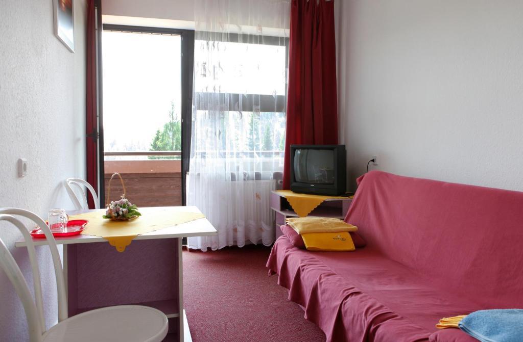 Perelka Natura Tour Hotel Чисна Екстериор снимка